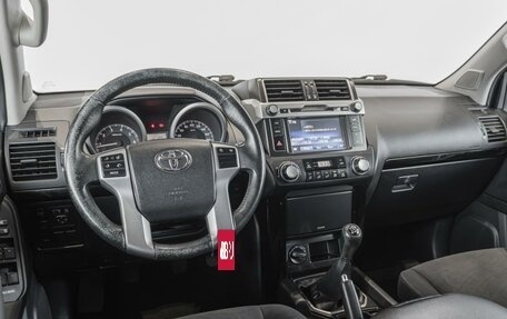 Toyota Land Cruiser Prado 150 рестайлинг 2, 2015 год, 3 650 000 рублей, 9 фотография