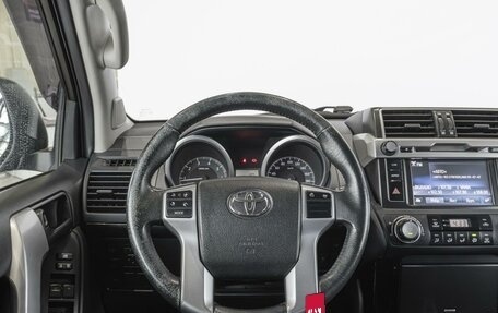 Toyota Land Cruiser Prado 150 рестайлинг 2, 2015 год, 3 650 000 рублей, 18 фотография