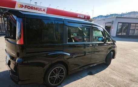 Honda Stepwgn IV, 2018 год, 2 350 000 рублей, 2 фотография
