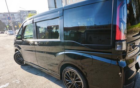 Honda Stepwgn IV, 2018 год, 2 350 000 рублей, 5 фотография