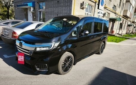 Honda Stepwgn IV, 2018 год, 2 350 000 рублей, 14 фотография