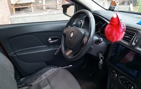 Renault Sandero II рестайлинг, 2016 год, 850 000 рублей, 2 фотография