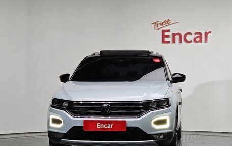 Volkswagen T-Roc I, 2021 год, 1 970 000 рублей, 2 фотография