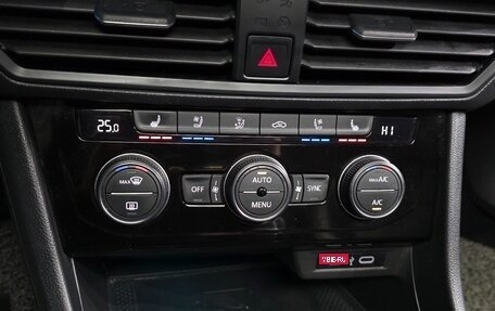 Volkswagen Jetta VII, 2022 год, 1 830 000 рублей, 8 фотография