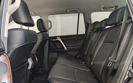 Toyota Land Cruiser Prado 150 рестайлинг 2, 2013 год, 3 390 000 рублей, 18 фотография