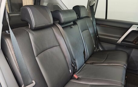 Toyota Land Cruiser Prado 150 рестайлинг 2, 2013 год, 3 390 000 рублей, 25 фотография