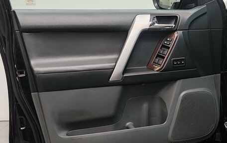 Toyota Land Cruiser Prado 150 рестайлинг 2, 2013 год, 3 390 000 рублей, 38 фотография