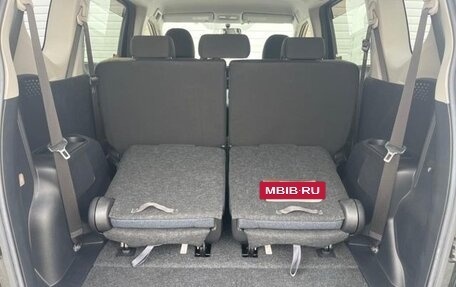 Toyota Sienta II, 2017 год, 950 000 рублей, 16 фотография
