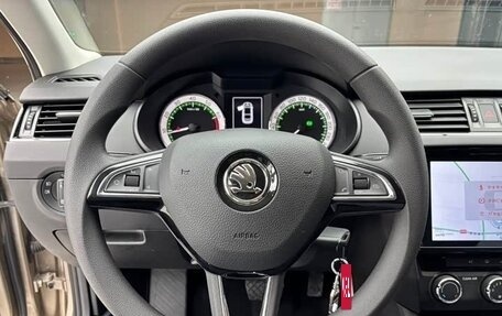 Skoda Octavia, 2022 год, 1 650 000 рублей, 9 фотография