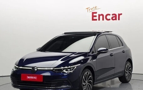 Volkswagen Golf VIII, 2022 год, 2 050 000 рублей, 1 фотография
