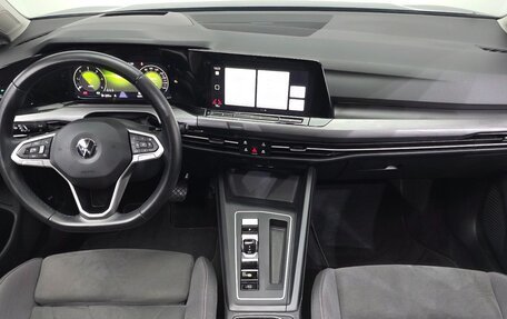 Volkswagen Golf VIII, 2022 год, 2 050 000 рублей, 7 фотография