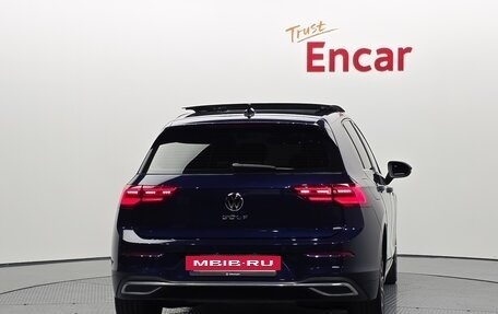Volkswagen Golf VIII, 2022 год, 2 050 000 рублей, 4 фотография