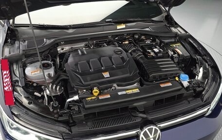 Volkswagen Golf VIII, 2022 год, 2 050 000 рублей, 8 фотография