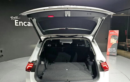 Volkswagen Tiguan II, 2023 год, 3 420 000 рублей, 5 фотография