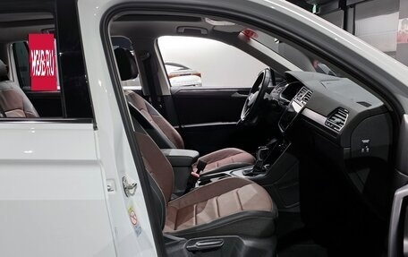 Volkswagen Tiguan II, 2023 год, 3 420 000 рублей, 19 фотография