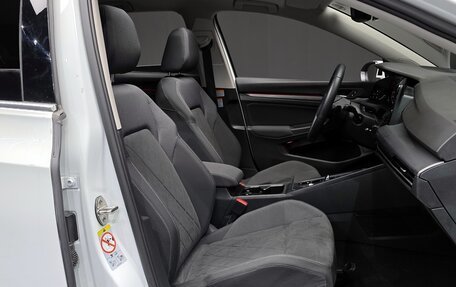 Volkswagen Golf VIII, 2022 год, 1 980 000 рублей, 12 фотография