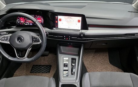 Volkswagen Golf VIII, 2022 год, 1 980 000 рублей, 8 фотография