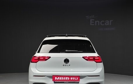 Volkswagen Golf VIII, 2022 год, 1 980 000 рублей, 4 фотография