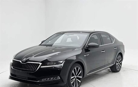 Skoda Superb III рестайлинг, 2022 год, 1 918 000 рублей, 1 фотография