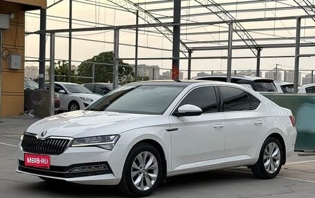 Skoda Superb III рестайлинг, 2022 год, 1 838 000 рублей, 1 фотография