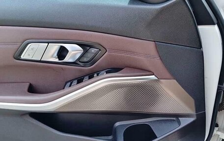BMW 3 серия, 2021 год, 3 100 000 рублей, 11 фотография