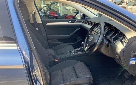 Volkswagen Passat B8 рестайлинг, 2017 год, 1 300 000 рублей, 11 фотография