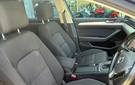 Volkswagen Passat B8 рестайлинг, 2017 год, 1 300 000 рублей, 27 фотография