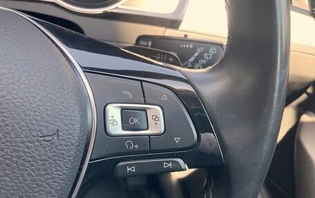 Volkswagen Passat B8 рестайлинг, 2017 год, 1 300 000 рублей, 23 фотография