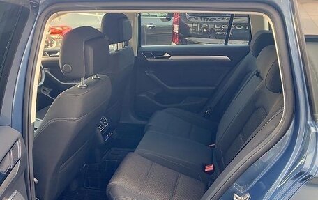 Volkswagen Passat B8 рестайлинг, 2017 год, 1 300 000 рублей, 28 фотография