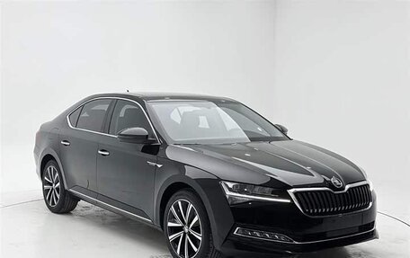 Skoda Superb III рестайлинг, 2022 год, 1 918 000 рублей, 3 фотография