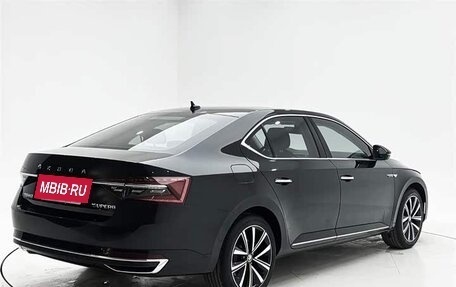 Skoda Superb III рестайлинг, 2022 год, 1 918 000 рублей, 4 фотография