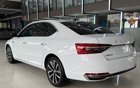 Skoda Superb III рестайлинг, 2022 год, 1 920 000 рублей, 6 фотография
