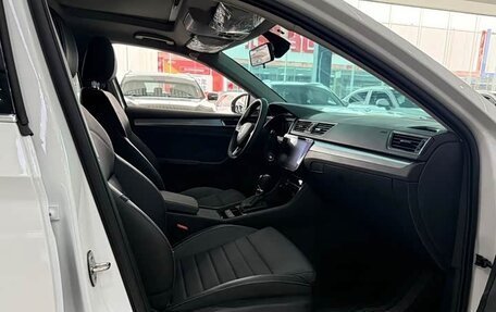 Skoda Superb III рестайлинг, 2022 год, 1 920 000 рублей, 10 фотография