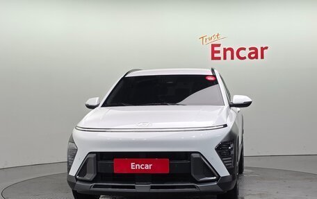 Hyundai Kona, 2023 год, 2 430 000 рублей, 2 фотография