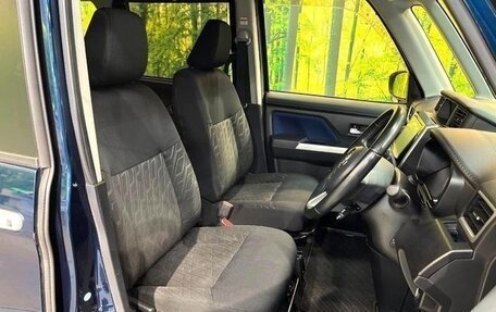 Toyota Roomy I, 2017 год, 850 000 рублей, 14 фотография