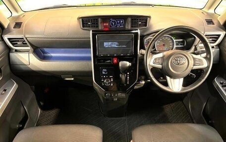 Toyota Roomy I, 2017 год, 850 000 рублей, 7 фотография