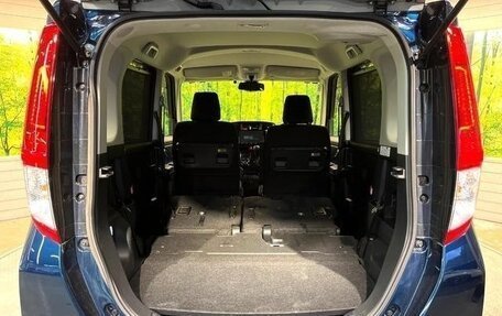 Toyota Roomy I, 2017 год, 850 000 рублей, 16 фотография