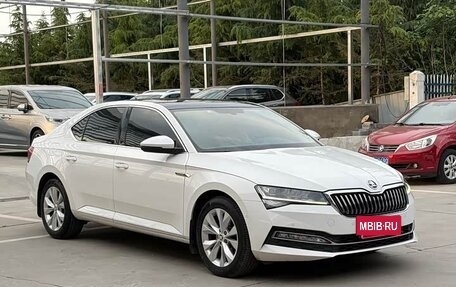 Skoda Superb III рестайлинг, 2022 год, 1 838 000 рублей, 3 фотография