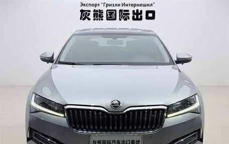 Skoda Superb III рестайлинг, 2022 год, 1 935 000 рублей, 2 фотография