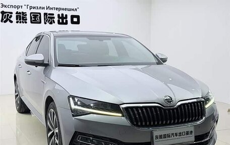Skoda Superb III рестайлинг, 2022 год, 1 935 000 рублей, 3 фотография