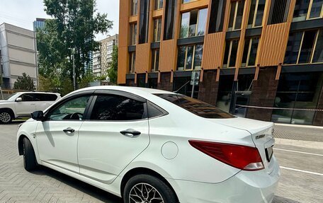 Hyundai Solaris II рестайлинг, 2014 год, 925 000 рублей, 4 фотография
