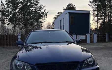 Toyota Altezza, 2002 год, 1 045 000 рублей, 2 фотография