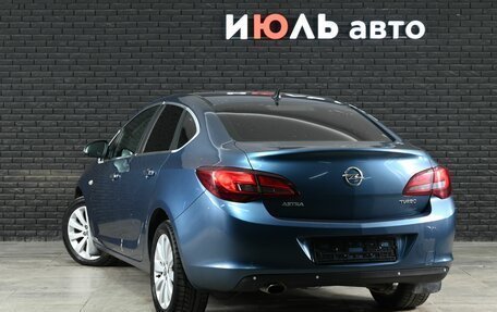 Opel Astra J, 2012 год, 700 000 рублей, 3 фотография