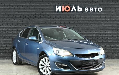 Opel Astra J, 2012 год, 700 000 рублей, 2 фотография