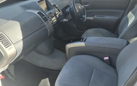 Toyota Prius, 2008 год, 830 000 рублей, 4 фотография