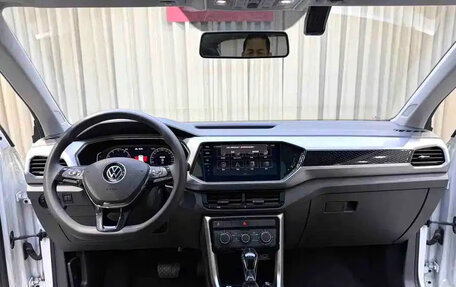 Volkswagen T-Cross I, 2022 год, 1 578 800 рублей, 8 фотография