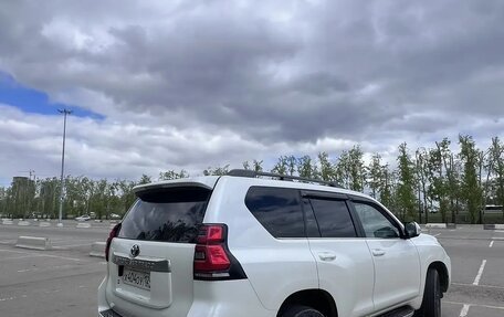 Toyota Land Cruiser Prado 150 рестайлинг 2, 2020 год, 7 000 000 рублей, 2 фотография