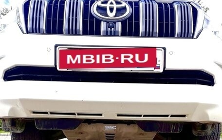 Toyota Land Cruiser Prado 150 рестайлинг 2, 2020 год, 7 000 000 рублей, 8 фотография