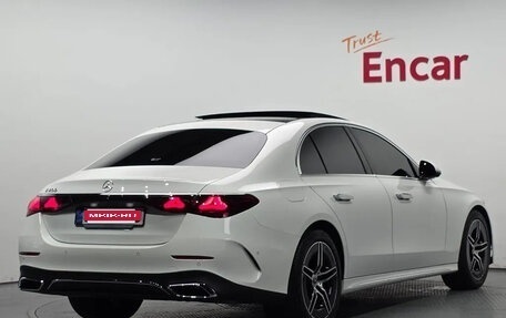Mercedes-Benz E-Класс, 2025 год, 6 200 000 рублей, 2 фотография