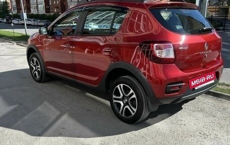 Renault Sandero II рестайлинг, 2019 год, 1 550 000 рублей, 2 фотография
